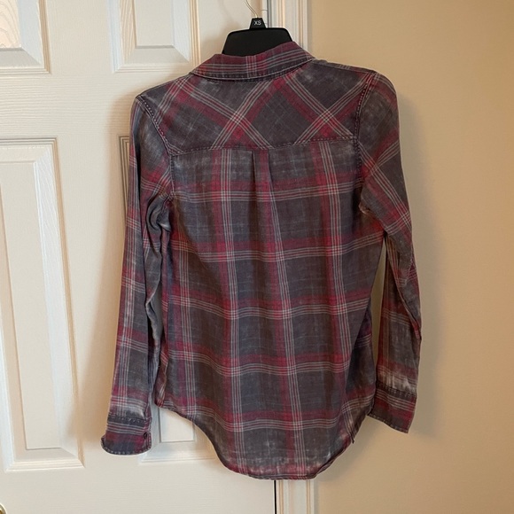 Nollie button down flannel. Size small - Picture 2 of 2